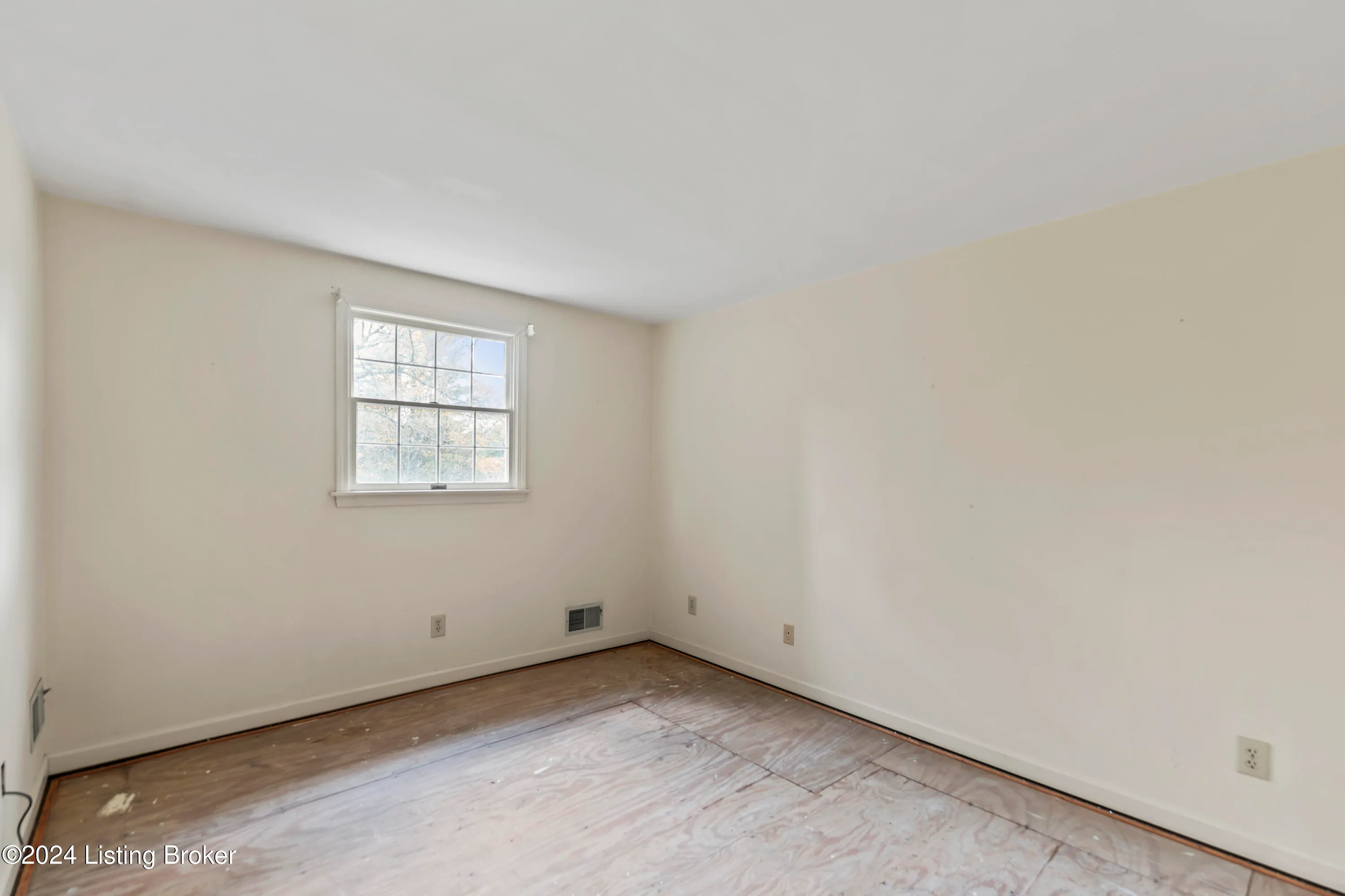 Louisville, Kentucky 40243, United States, 5 Bedrooms Bedrooms, ,3 BathroomsBathrooms,Residential,Active,146650