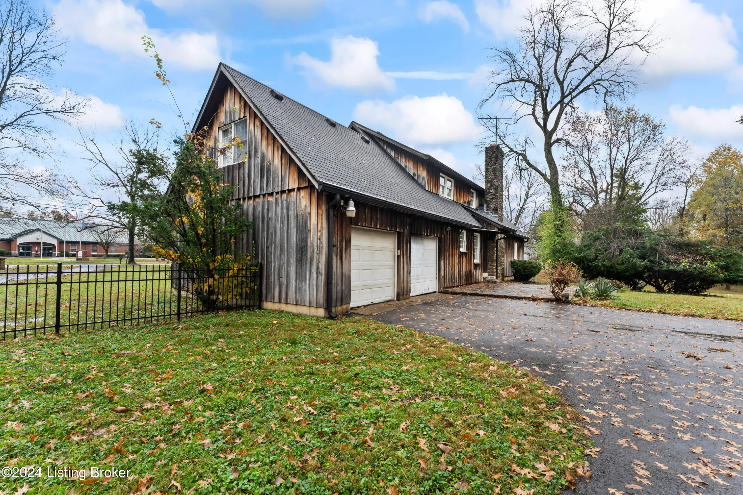 Louisville, Kentucky 40243, United States, 5 Bedrooms Bedrooms, ,3 BathroomsBathrooms,Residential,Active,146650