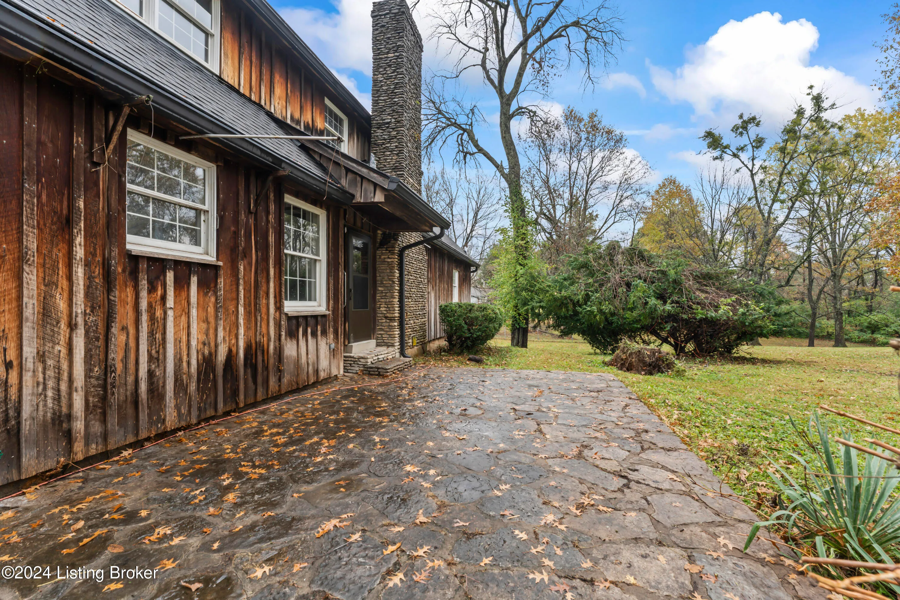 Louisville, Kentucky 40243, United States, 5 Bedrooms Bedrooms, ,3 BathroomsBathrooms,Residential,Active,146650