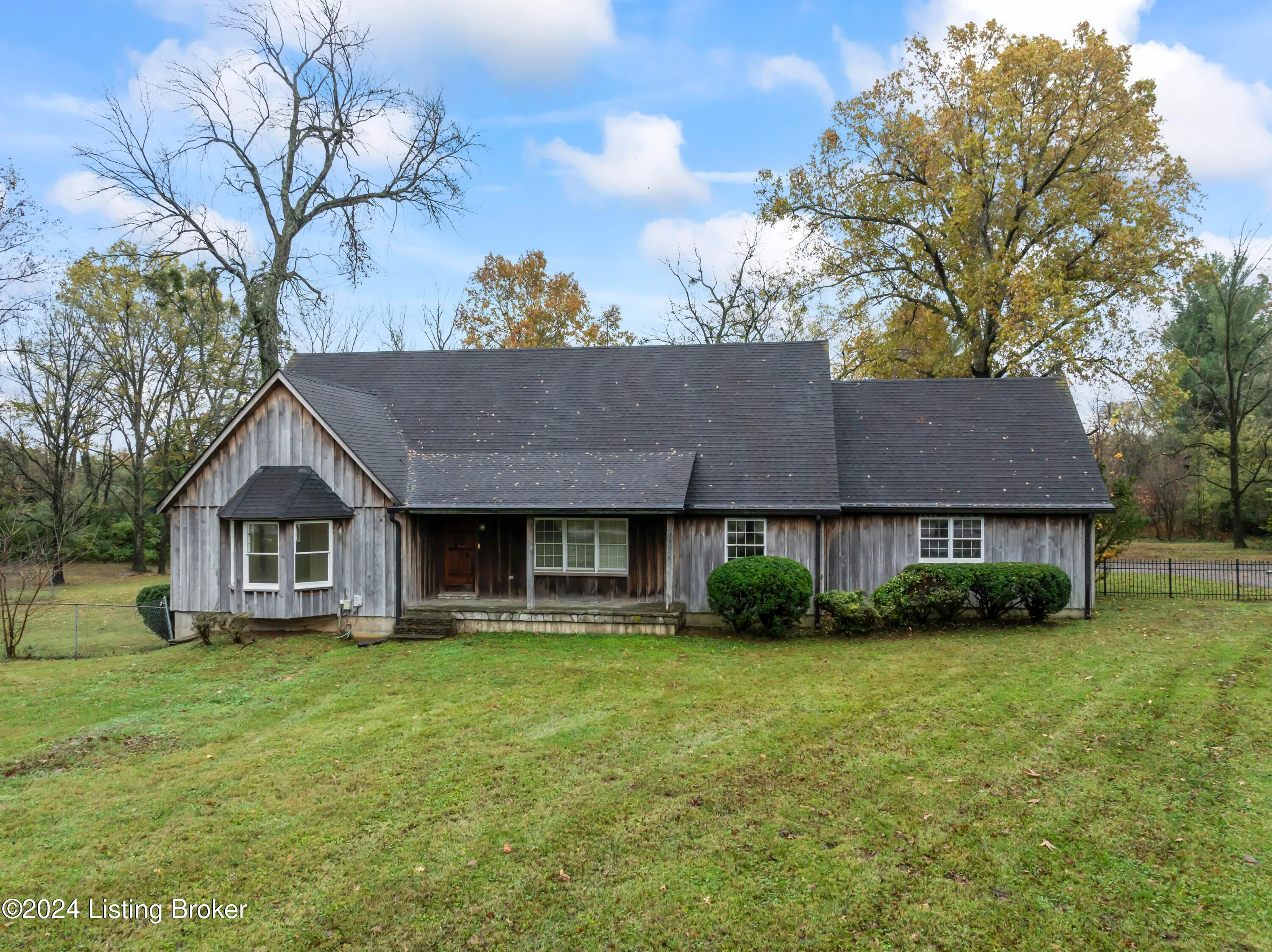Louisville, Kentucky 40243, United States, 5 Bedrooms Bedrooms, ,3 BathroomsBathrooms,Residential,Active,146650