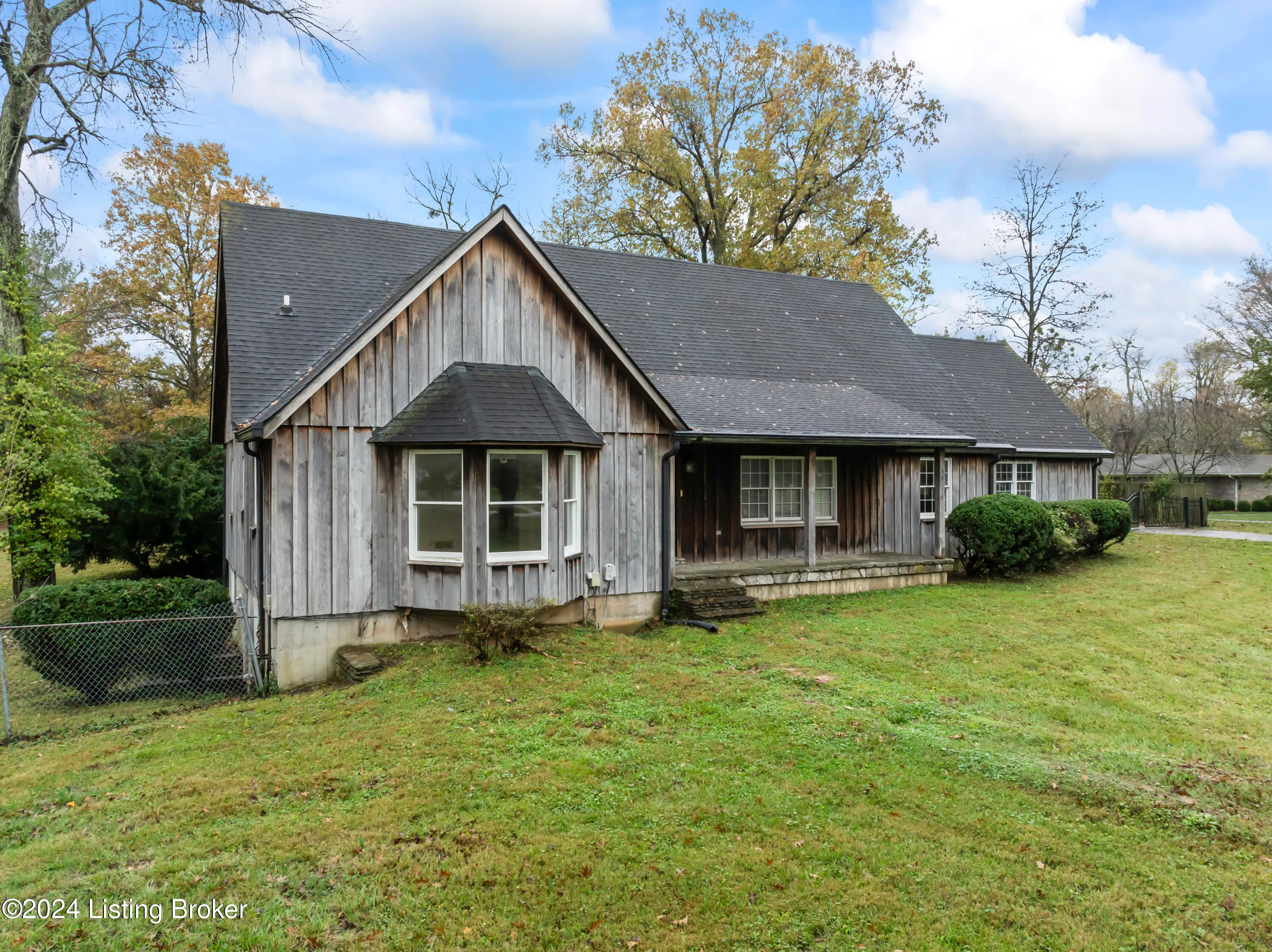 Louisville, Kentucky 40243, United States, 5 Bedrooms Bedrooms, ,3 BathroomsBathrooms,Residential,Active,146650