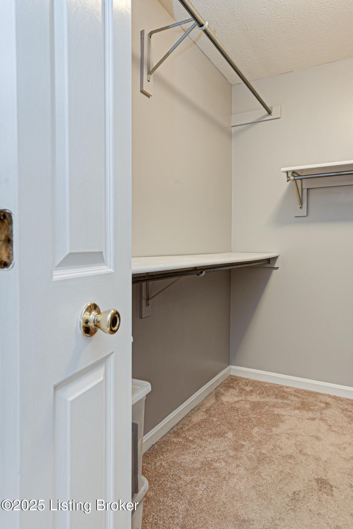 908 Forest Park Rd, Louisville, Kentucky image 15