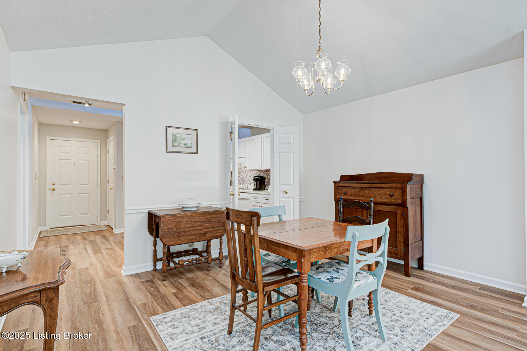 908 Forest Park Rd, Louisville, Kentucky image 7