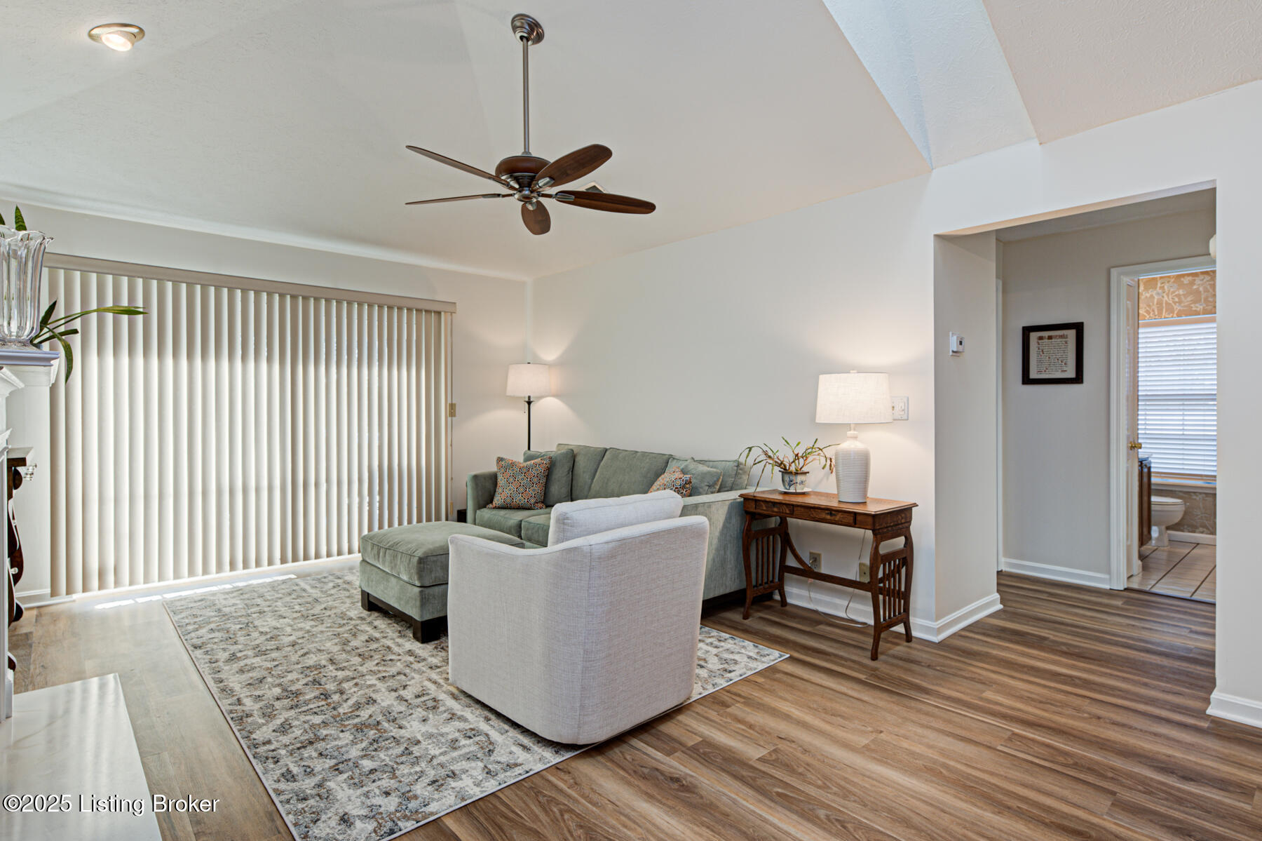 908 Forest Park Rd, Louisville, Kentucky image 8