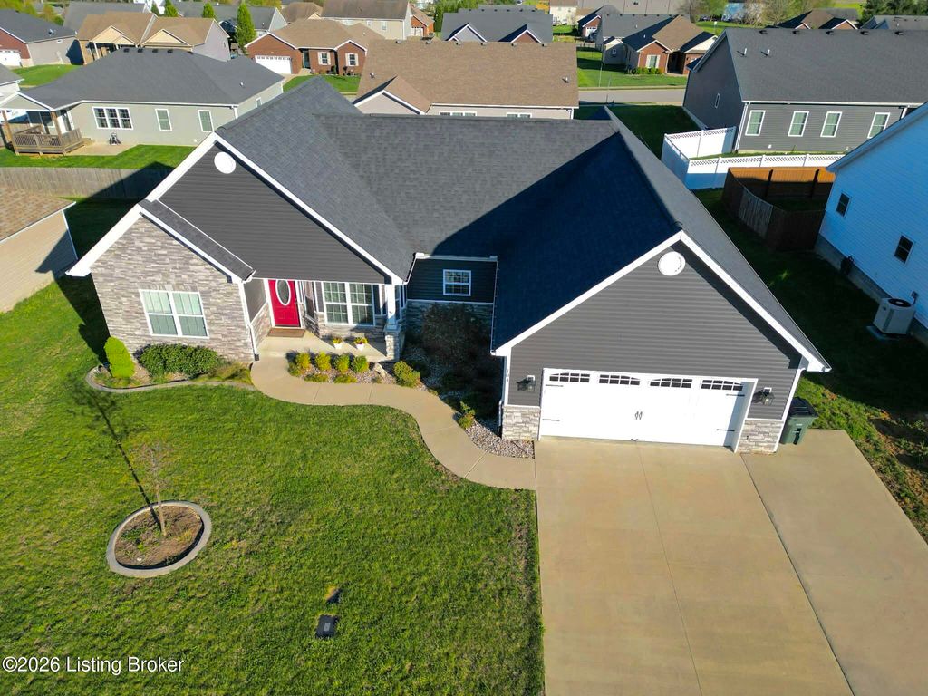 Photo of 104 Easton Ct, Elizabethtown, KY 42701 (MLS # 1714432)