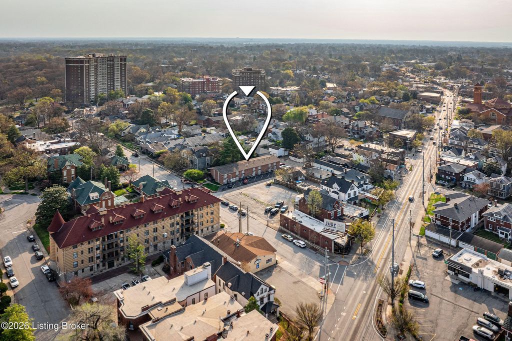 Photo of 2020 Midland Ave, Louisville, KY 40204 (MLS # 1713484)