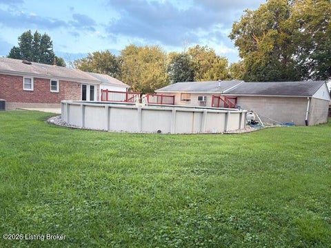 Tiny photo for 5710 Locust Way, Louisville, KY 40229 (MLS # 1729754)