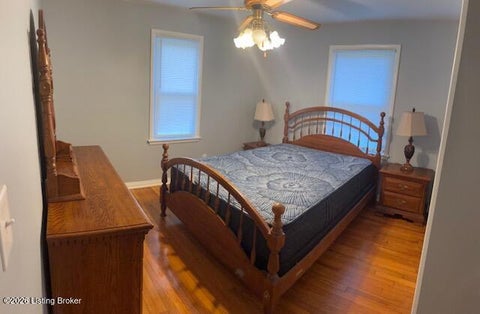 Tiny photo for 5710 Locust Way, Louisville, KY 40229 (MLS # 1729754)