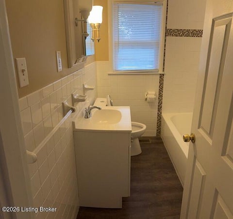 Tiny photo for 5710 Locust Way, Louisville, KY 40229 (MLS # 1729754)