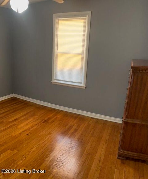 Tiny photo for 5710 Locust Way, Louisville, KY 40229 (MLS # 1729754)