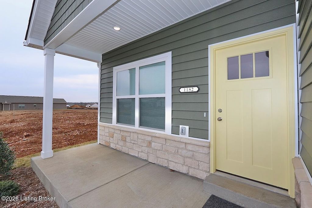 Photo of 1182 Parkland Trl, Jeffersonville, IN 47130 (MLS # 1713643)