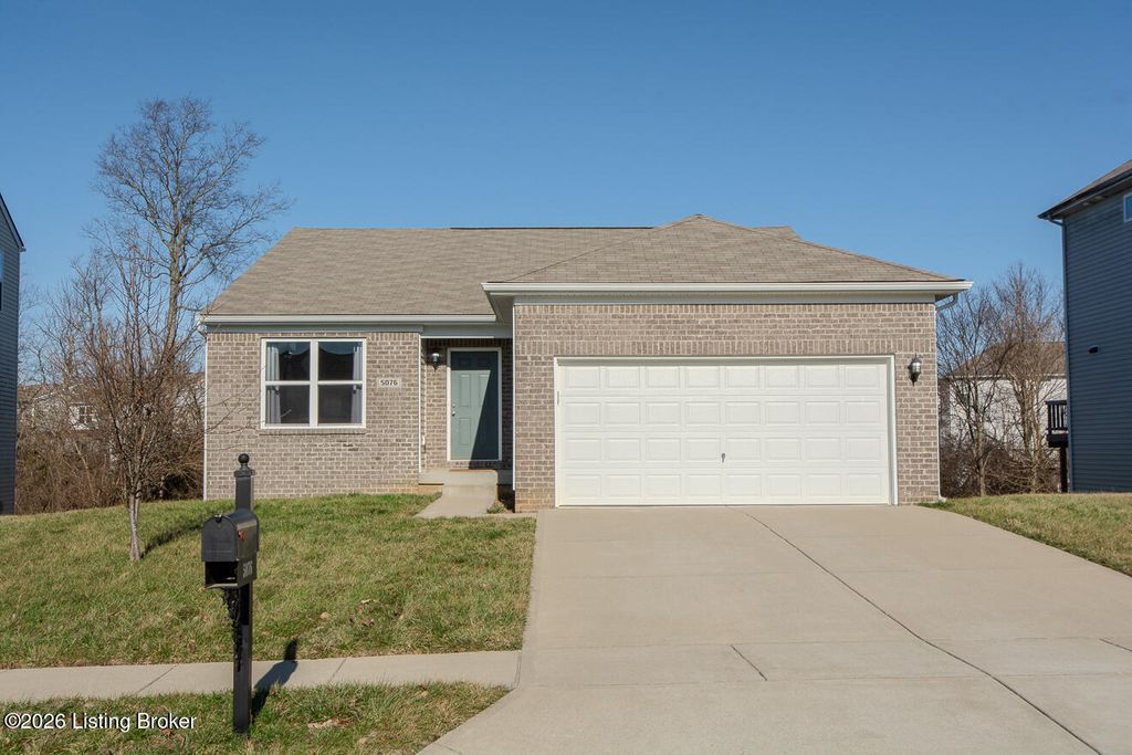 Photo of 5076 Tealwood Dr, Shelbyville, KY 40065 (MLS # 1704933)