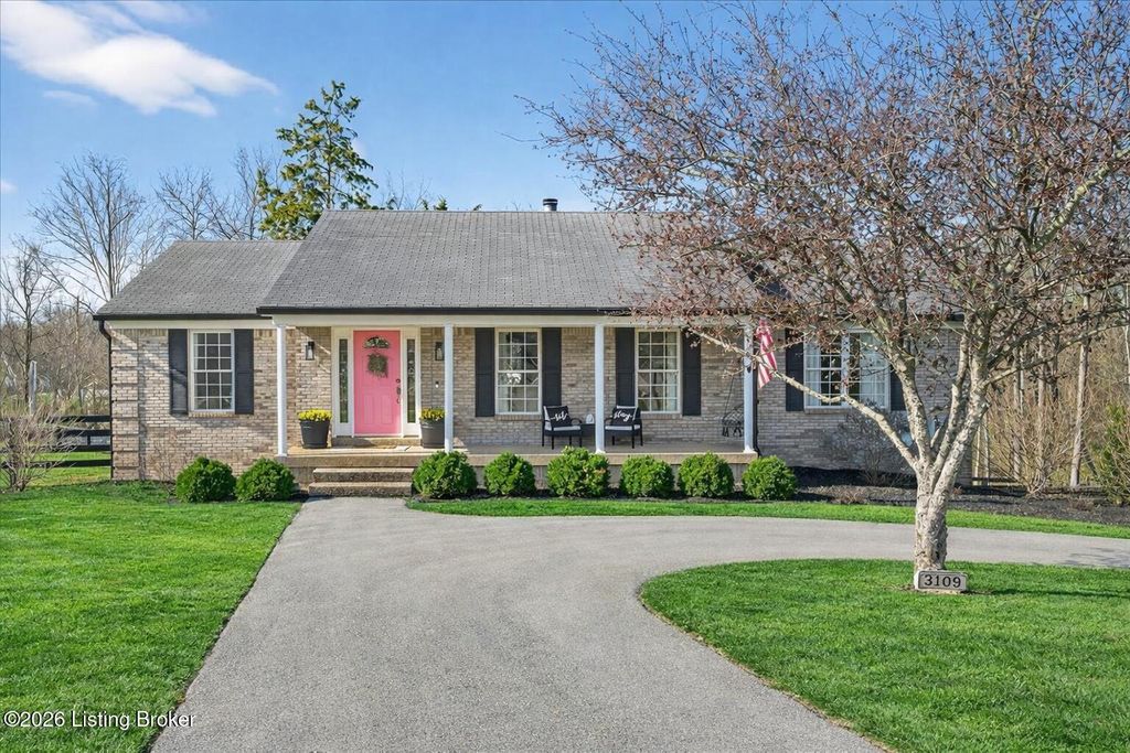 Photo of 3109 Horseshoe Ct, Crestwood, KY 40014 (MLS # 1711642)