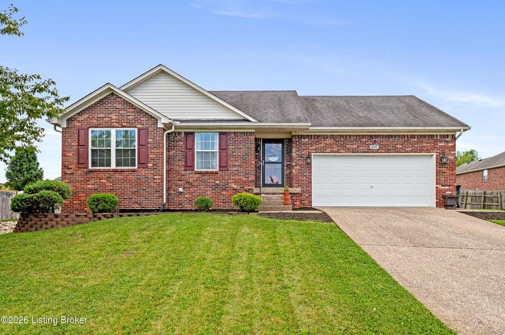 Photo of 477 Erin Cir, Mt Washington, KY 40047 (MLS # 1721149)