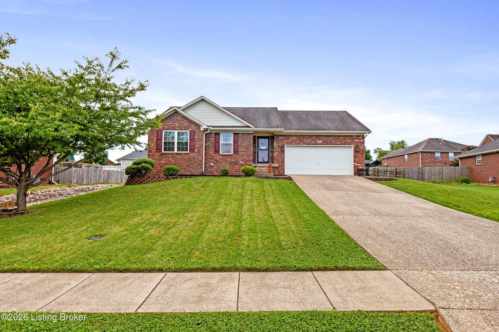 Photo of 477 Erin Cir, Mt Washington, KY 40047 (MLS # 1721149)