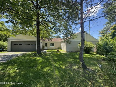 Photo of 10200 Easum Rd, Jeffersontown, KY 40299 (MLS # 1717026)