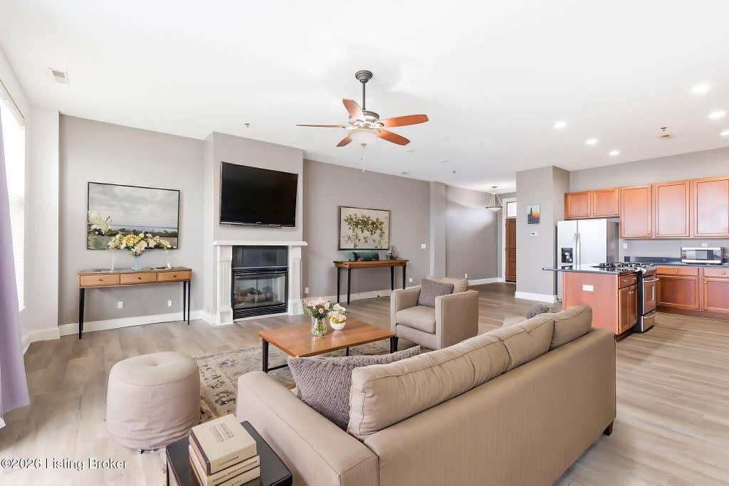 Photo of 2011 Frankfort Ave #401, Louisville, KY 40206 (MLS # 1719158)