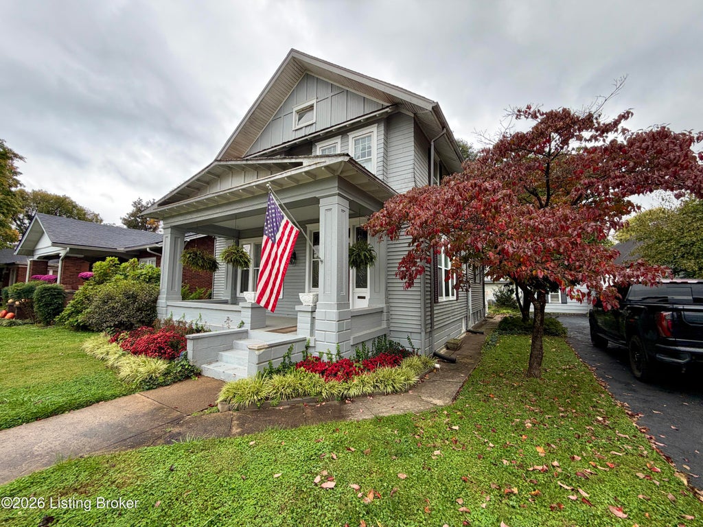 Photo of 528 N 3rd St, Bardstown, KY 40004 (MLS # 1732142)