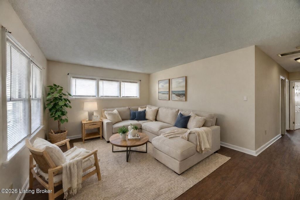 Photo of 3529 Parthenia Ave, Louisville, KY 40215 (MLS # 1707187)