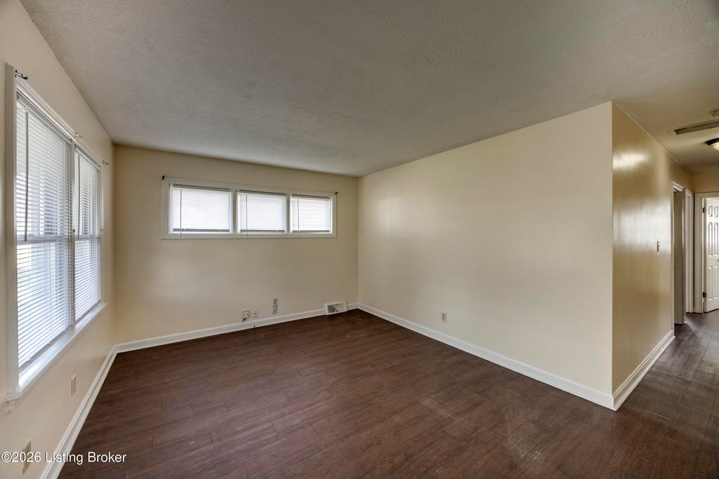 Photo of 3529 Parthenia Ave, Louisville, KY 40215 (MLS # 1707187)