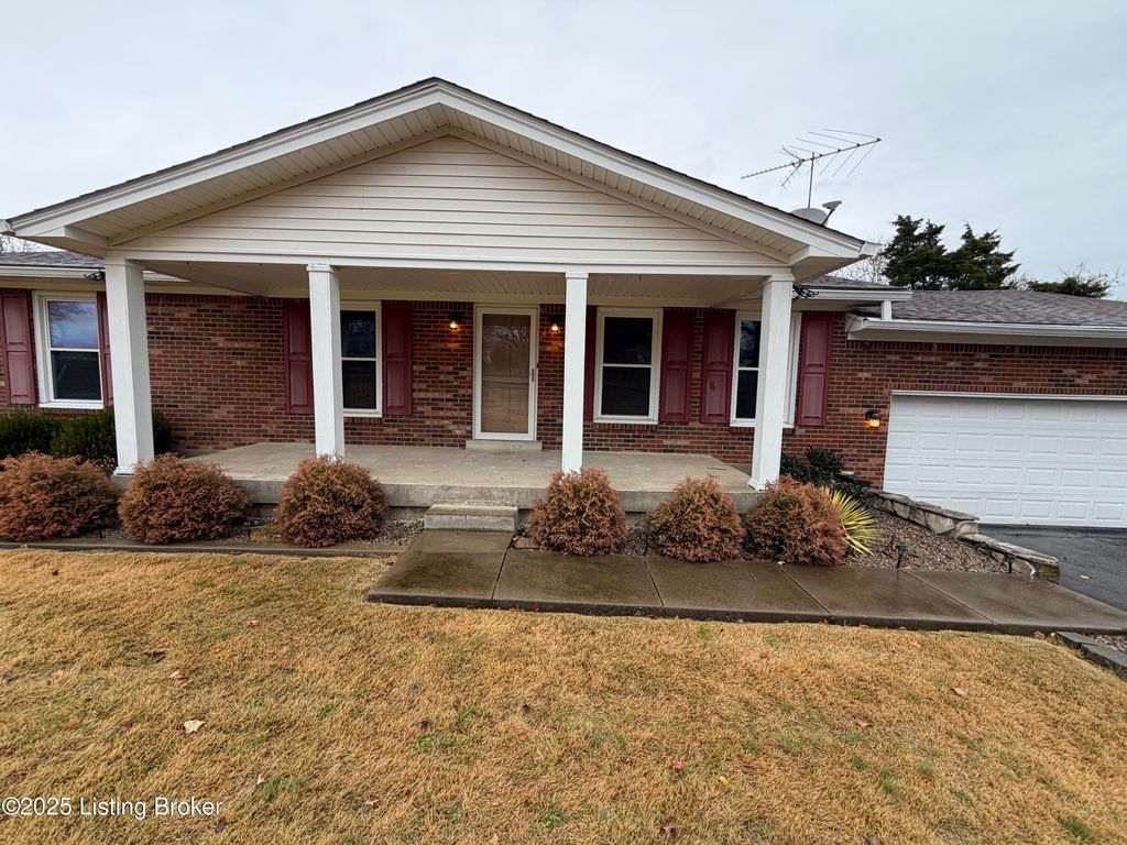 Photo of 378 Dawson Hill Rd, Louisville, KY 40299 (MLS # 1706870)