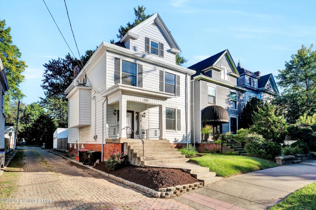 Photo of 1315 Highland Ave, Louisville, KY 40204 (MLS # 1712950)