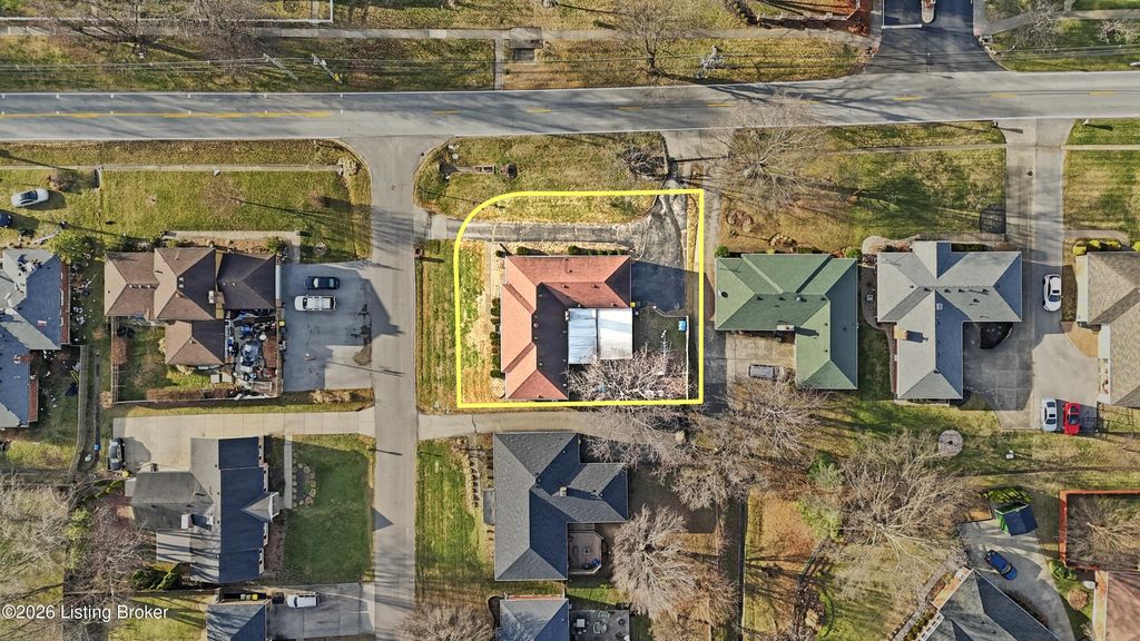 Photo of 10501 Lawrencekirk Ct, Douglass Hills, KY 40243 (MLS # 1706838)