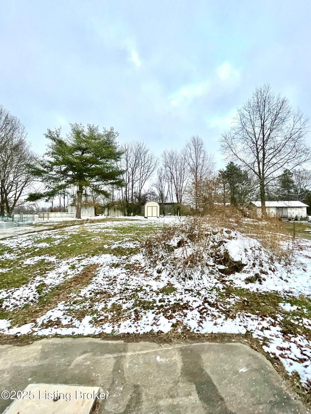 Photo of 144 Main St, Pleasureville, KY 40057 (MLS # 1704849)