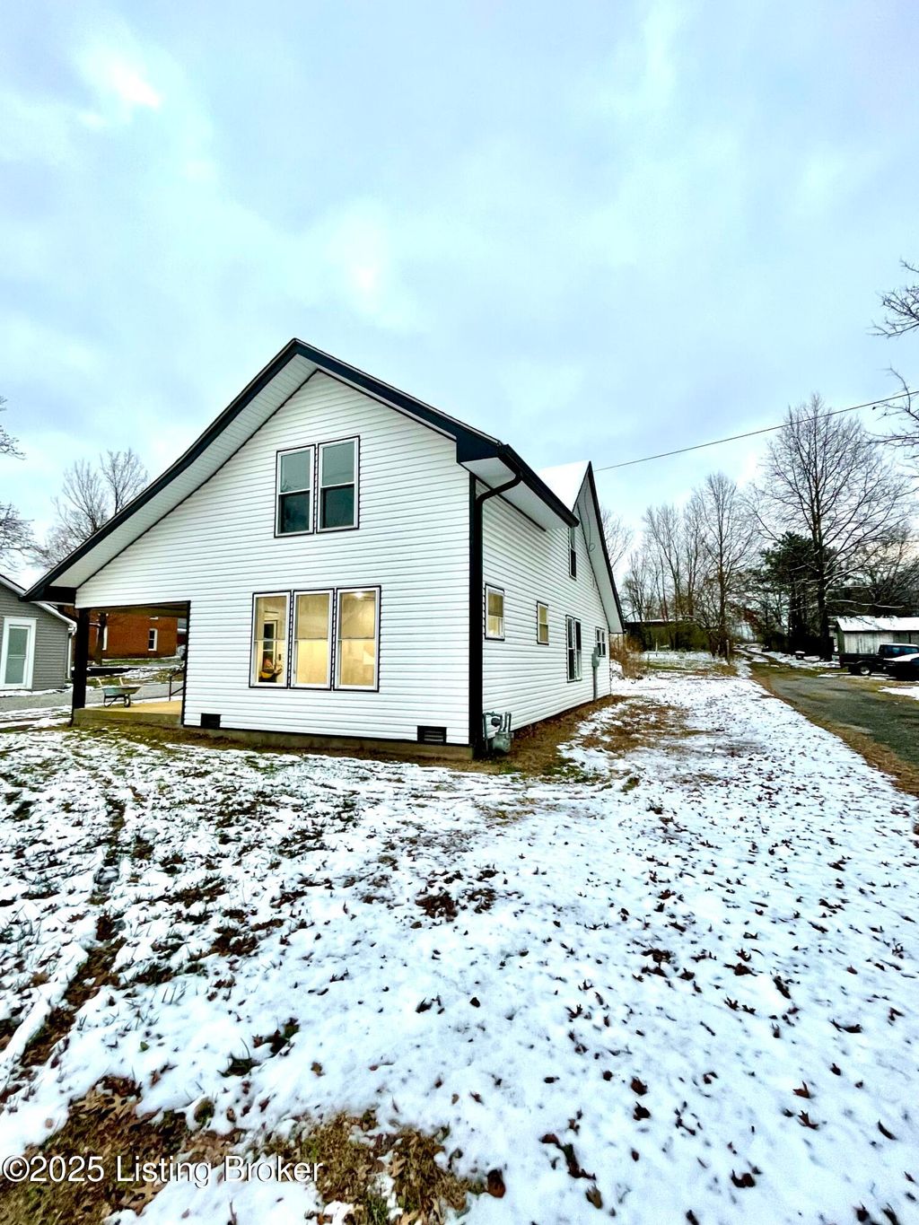 Photo of 144 Main St, Pleasureville, KY 40057 (MLS # 1704849)