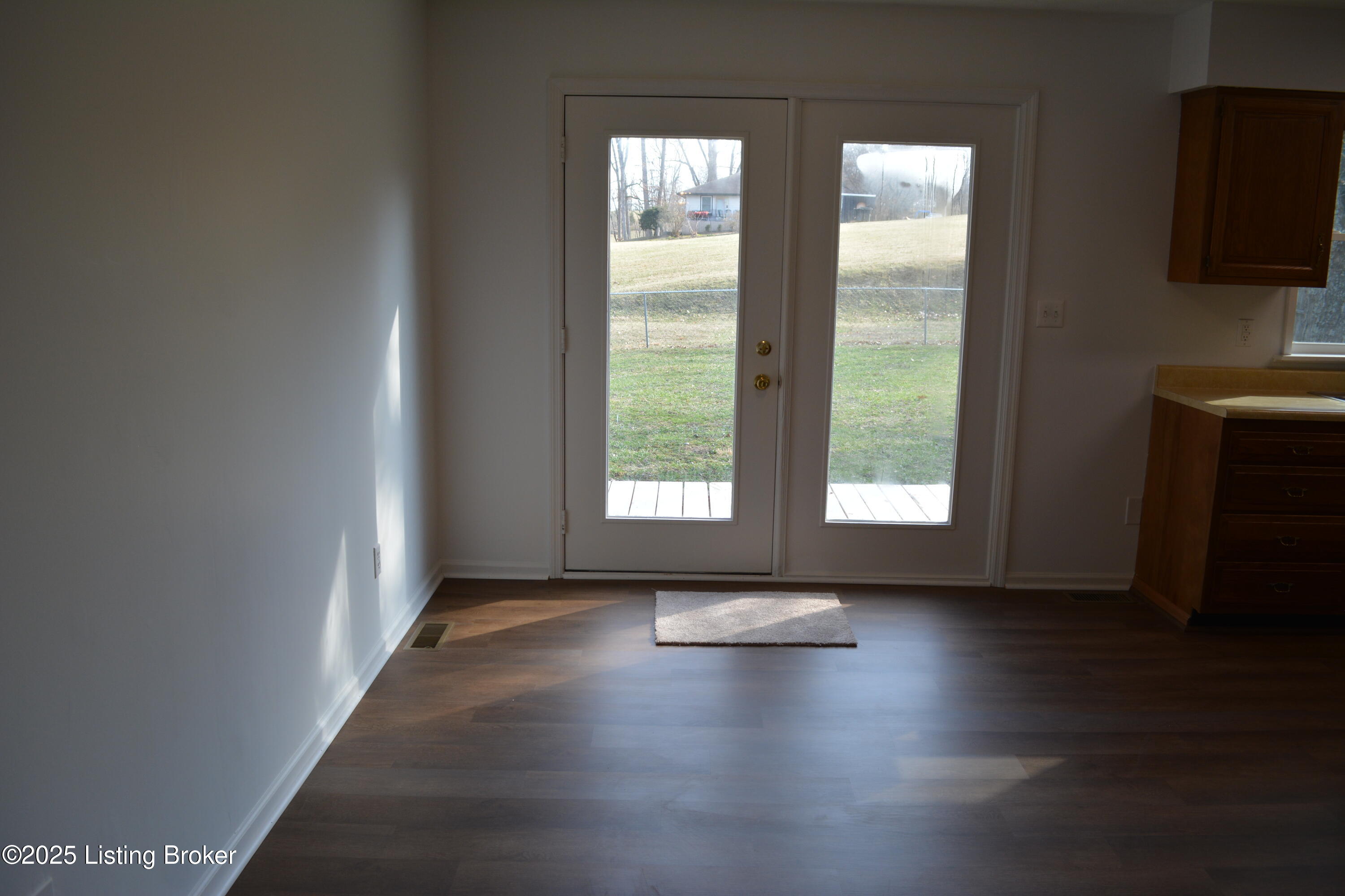185 Locust Ln, Bedford, Kentucky image 8