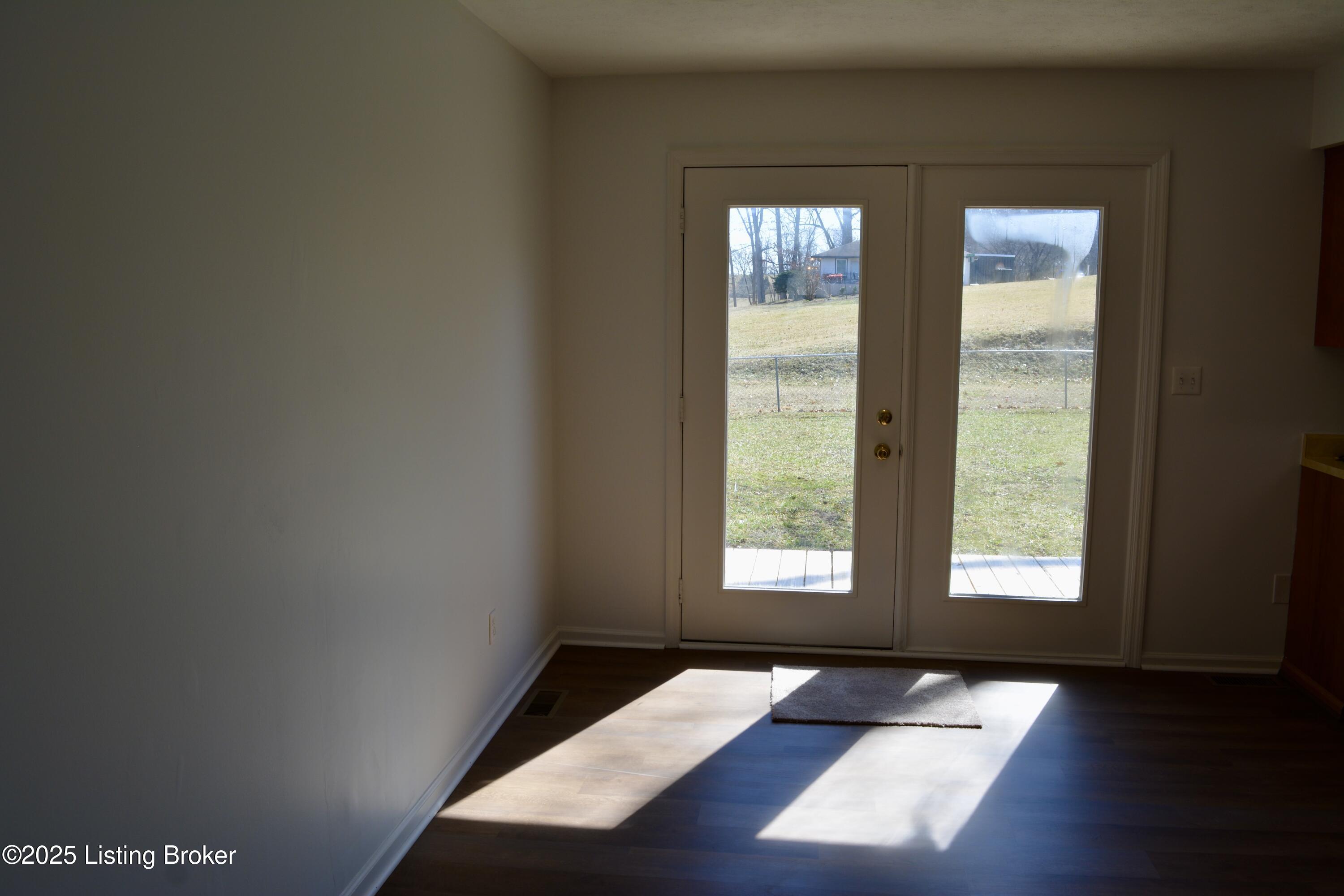 185 Locust Ln, Bedford, Kentucky image 10