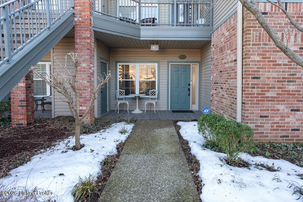 Photo of 6909 Ridge Run Cir, Prospect, KY 40059 (MLS # 1710039)