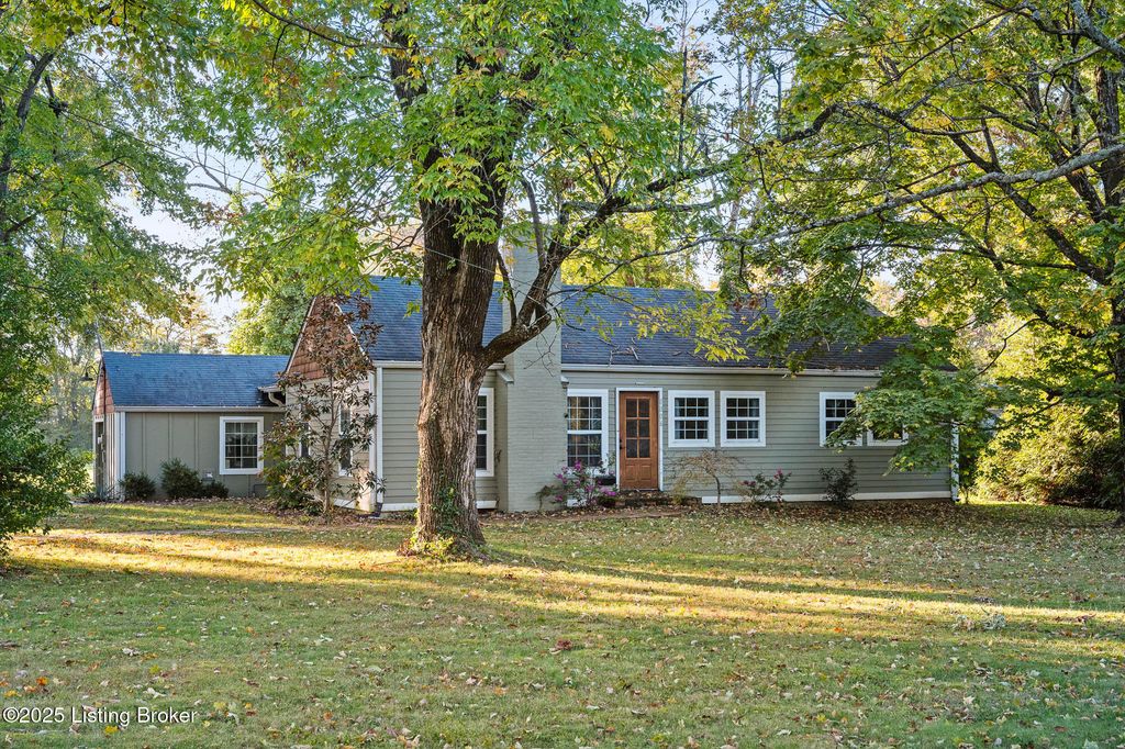 Photo of 8006 Deronia Ave, Lyndon, KY 40222 (MLS # 1701617)