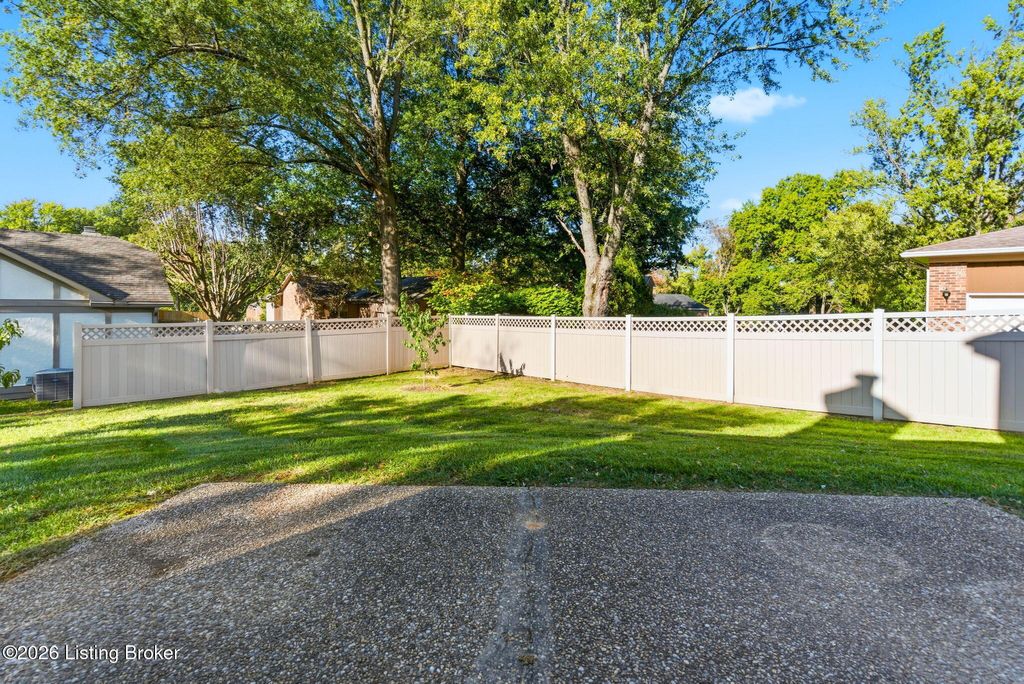 Photo of 304 Cambridge Station Rd, Louisville, KY 40223 (MLS # 1713110)