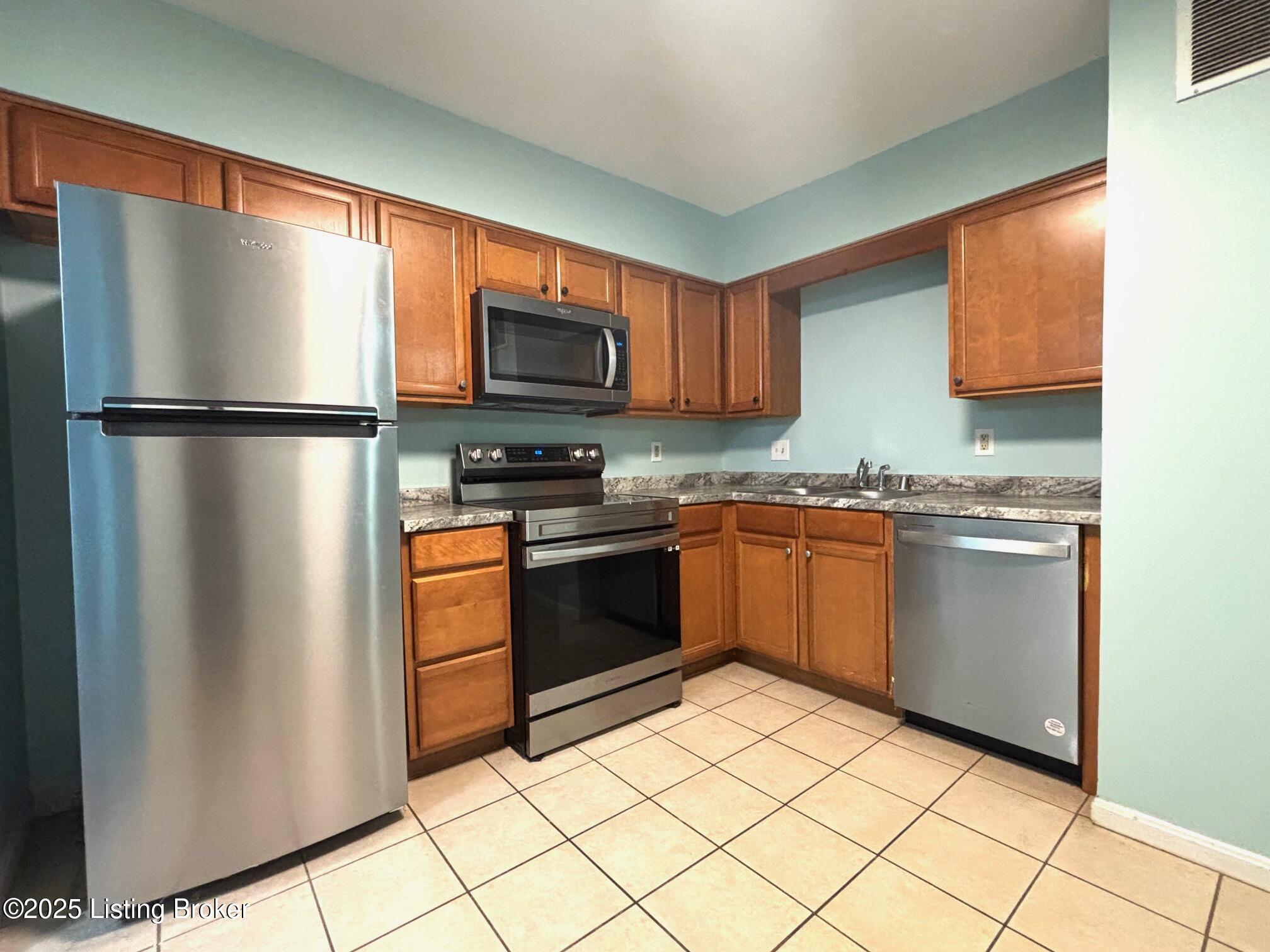 1513 La Fontenay Ct, Louisville, Kentucky image 3