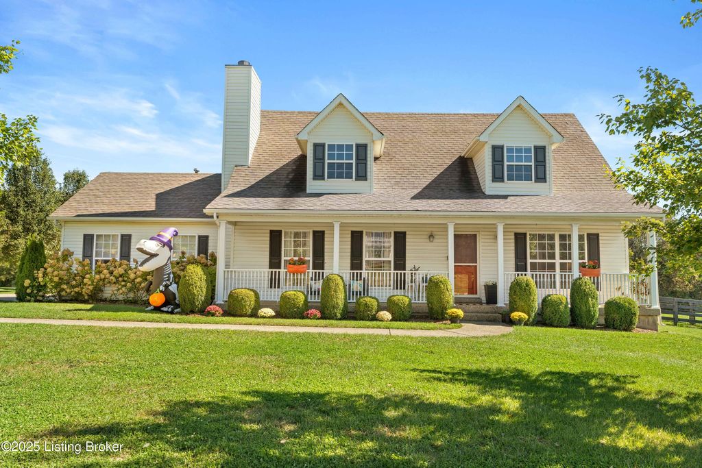 Photo of 2307 Courtney Dr, La Grange, KY 40031 (MLS # 1700583)