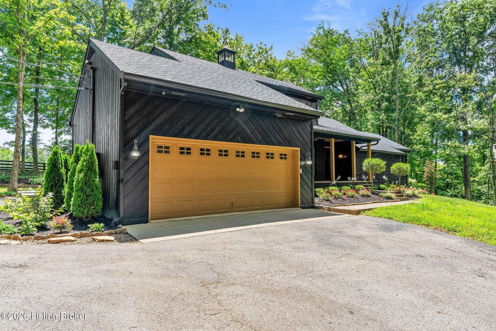 Photo of 1408 S Pope Lick Rd, Jeffersontown, KY 40299 (MLS # 1726055)