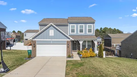 242 Magnolia Dr, Shepherdsville, KY 40229 - #: 1679675