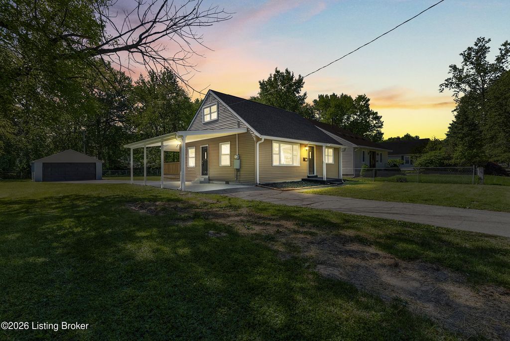 Photo of 700 Iroquois Ave, Louisville, KY 40214 (MLS # 1715141)