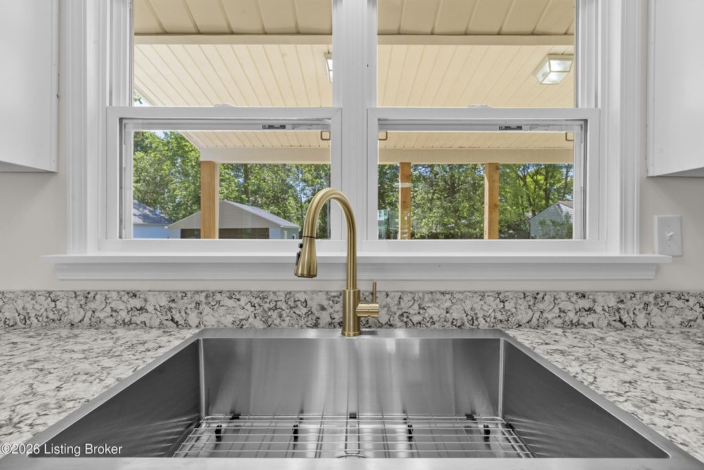 Photo of 700 Iroquois Ave, Louisville, KY 40214 (MLS # 1715141)