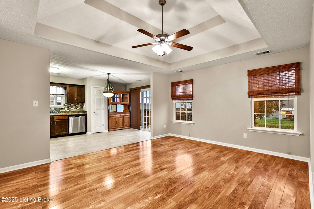 Photo of 2140 Two Springs Dr, Shelbyville, KY 40065 (MLS # 1704036)