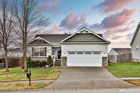 Photo of 2140 Two Springs Dr, Shelbyville, KY 40065 (MLS # 1704036)