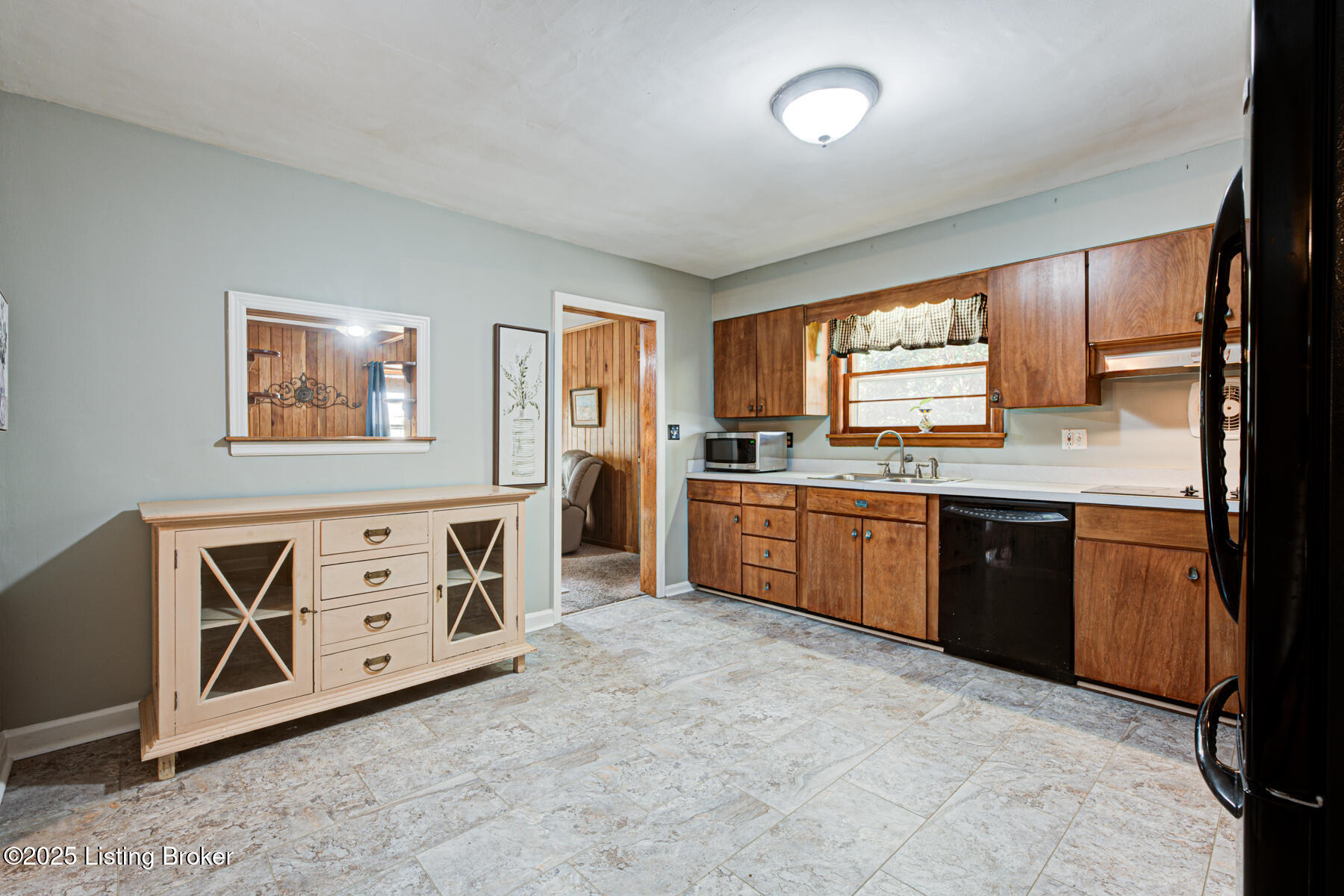 9102 Bristol Ave, Louisville, Kentucky image 5