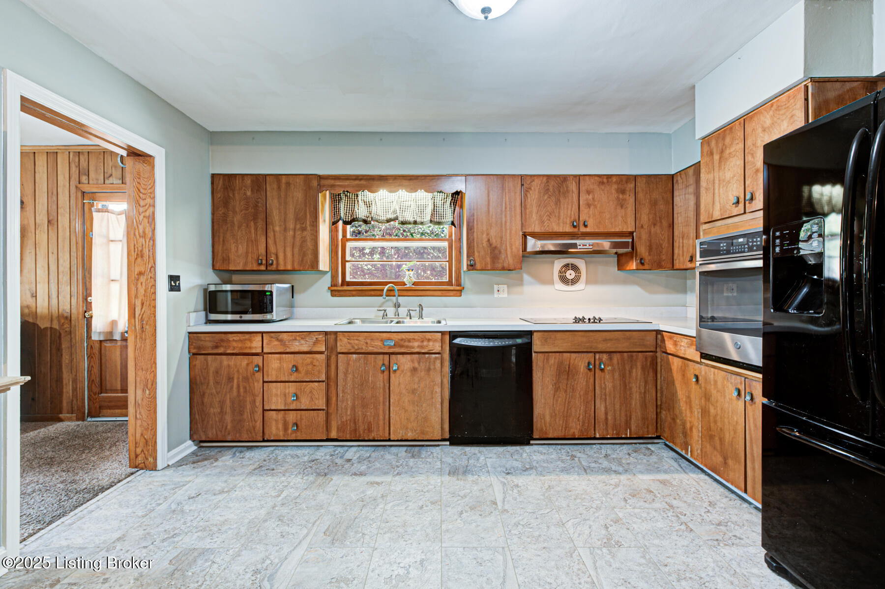 9102 Bristol Ave, Louisville, Kentucky image 6