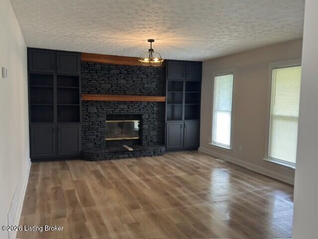 Photo of 12000 Lavenia Ln, Louisville, KY 40272 (MLS # 1719025)