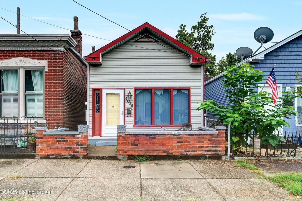 Photo of 1024 Payne St, Louisville, KY 40204 (MLS # 1705379)