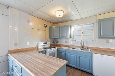 Tiny photo for 2827 Eleanor Ave, Louisville, KY 40205 (MLS # 1712715)