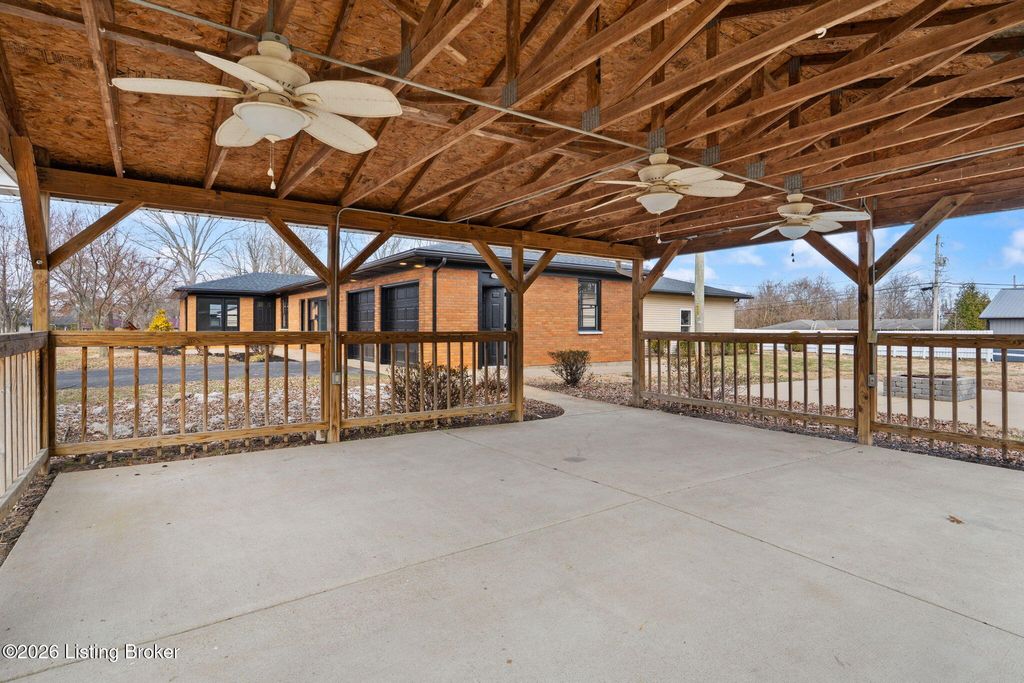 Photo of 6826 Diamond Heights Hts, Sellersburg, IN 47172 (MLS # 1709048)