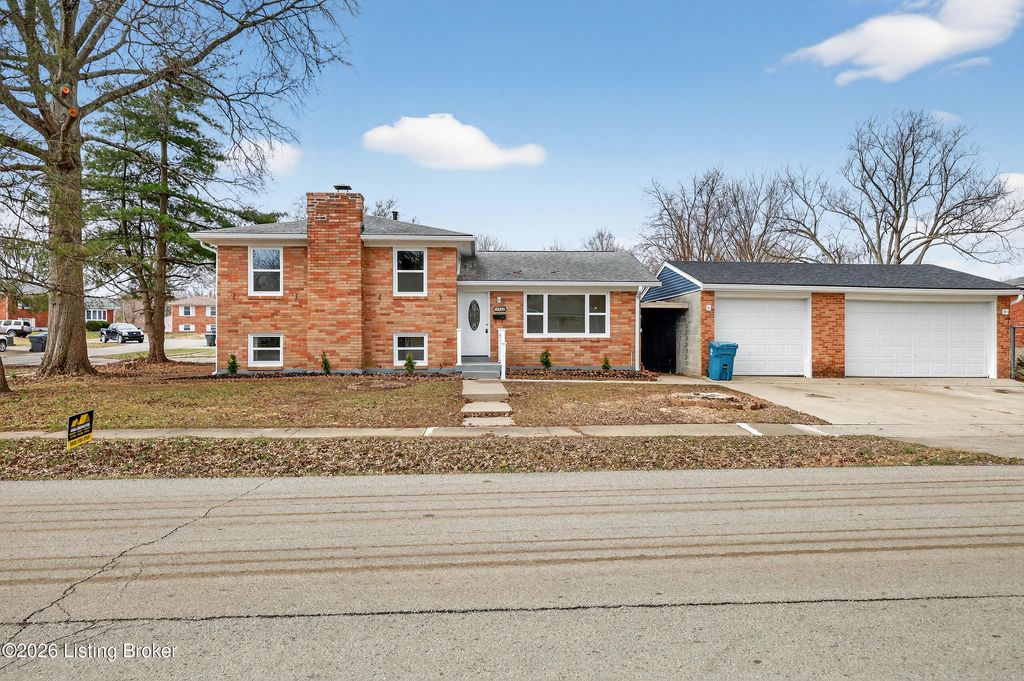 Photo of 10022 Normie Ln, Louisville, KY 40229 (MLS # 1707709)