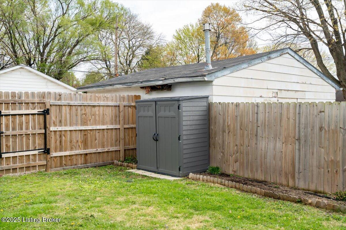 1205 Fischer Ave, Louisville, Kentucky image 23